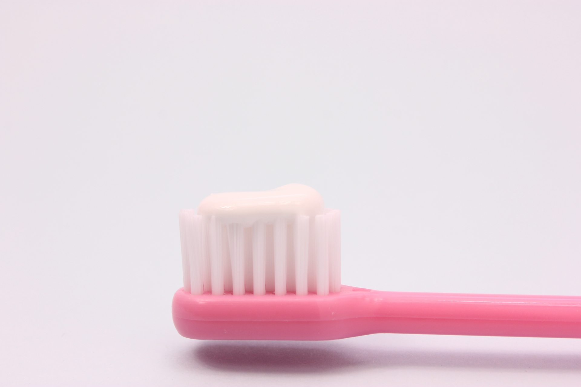 フッ素入り歯磨き粉はインプラントに使用しても大丈夫？