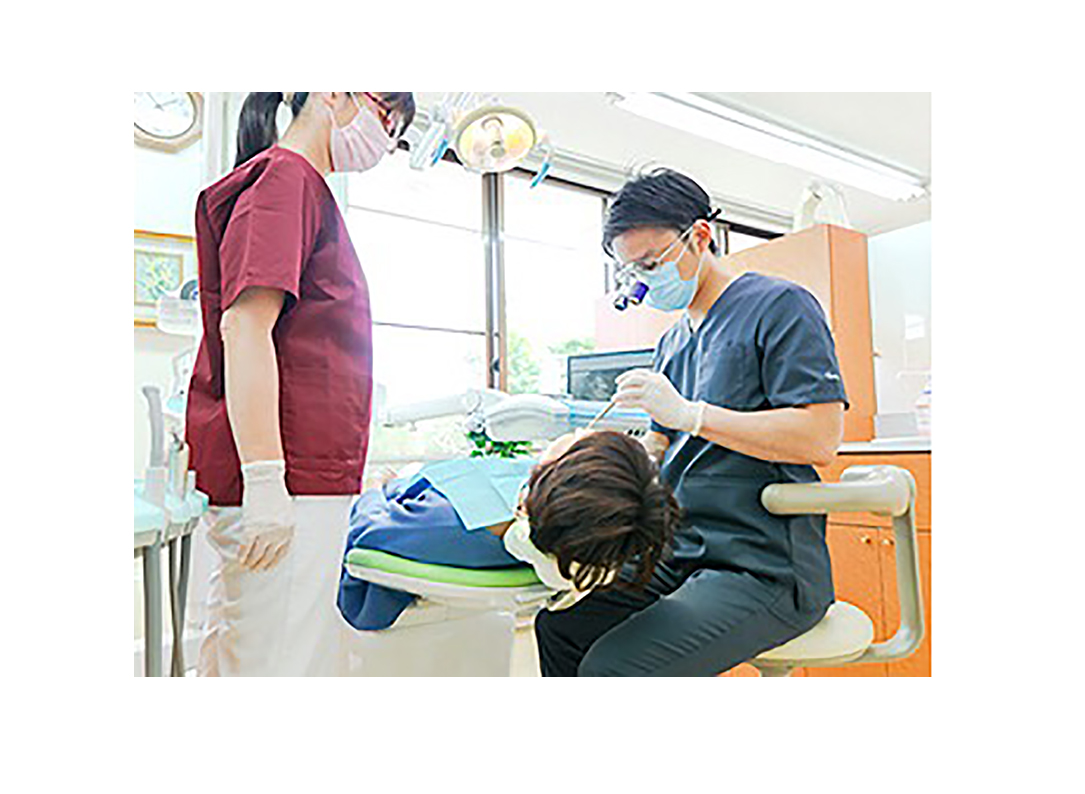 田口歯科医院のインプラント治療後のメンテナンス風景